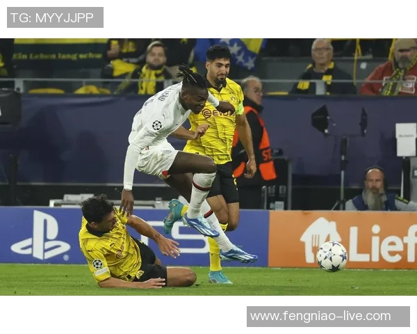 欧冠激战：多特蒙德与AC米兰战平补时进球引发全场狂欢