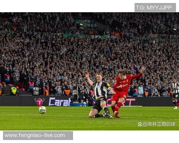 中超赛场惊现大逆转曼城6比2战胜巴黎圣日耳曼引发全场狂欢