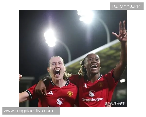 德甲惊天冷门里昂上演帽子戏法逆转曼联引全场沸腾 德甲惊天冷门里昂上演帽子戏法逆转曼联引全场沸腾